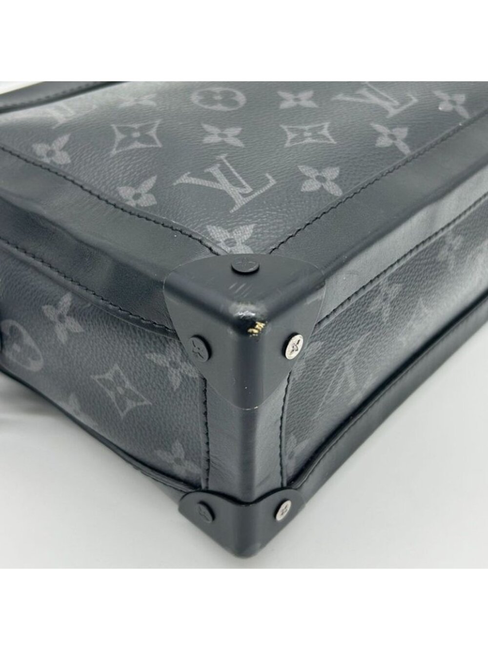 Louis Vuitton Soft Trunk Monogram Eclipse - Picture 14 of 16